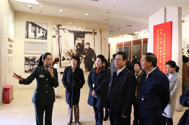 民建石家莊市委理論學習中心組到西柏坡實地學習-1.jpg