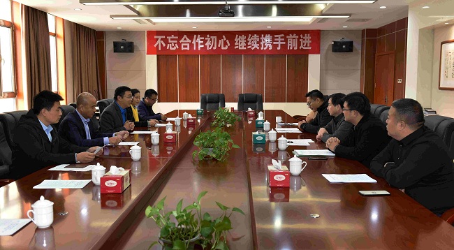 民建保定市滿城支部召開”不忘合作初心，繼續(xù)攜手前進(jìn)“主題教育學(xué)習(xí)座談會議-1.jpg