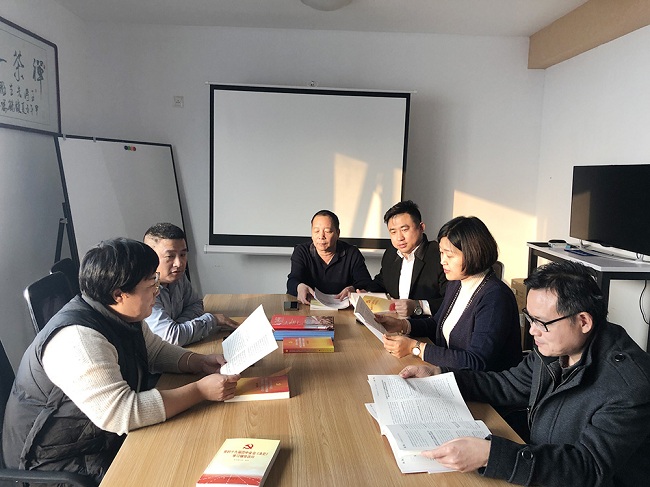 1_橋西十一支部采取“線上學(xué)習(xí) 線下交流”新模式推進(jìn)“不忘合作初心、繼續(xù)攜手前進(jìn)”主題教育活動-1.jpg