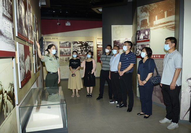 民建邯鄲市委機關聯合市其他民主黨派市委機關開展“矢志不渝跟黨走、攜手奮進新時代”主題教育活動-1-1.jpg