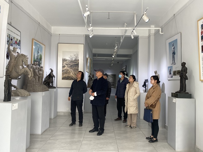 民建邢臺市委專職副主委孫鳳梧走訪民建中央畫院河北（邢臺）分院1 (1)-1.jpg