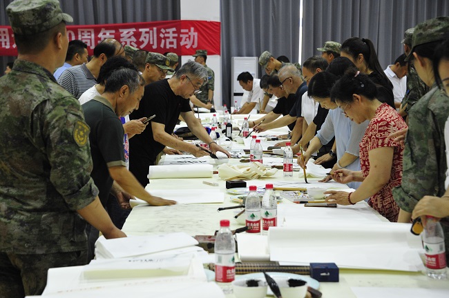 20230710民建保定市委東風支部舉行“八一書畫進軍營 共敘軍民魚水情”主題書畫筆會活動3-1.jpg