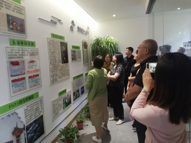 中共張家口市委統戰部參觀調研邯鄲“民建會員之家”1 (2) (2).jpg