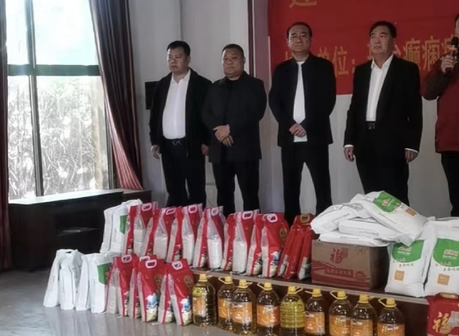 民建邢臺市委社會服務部開展“情滿經開? 愛在重陽‘益’起敬老助老”主題活動1 (1)-1.jpg