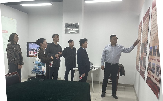 民建唐山市委主委胡世寧帶隊觀摩路北區工委五支部會員之家 (1)-1.jpg