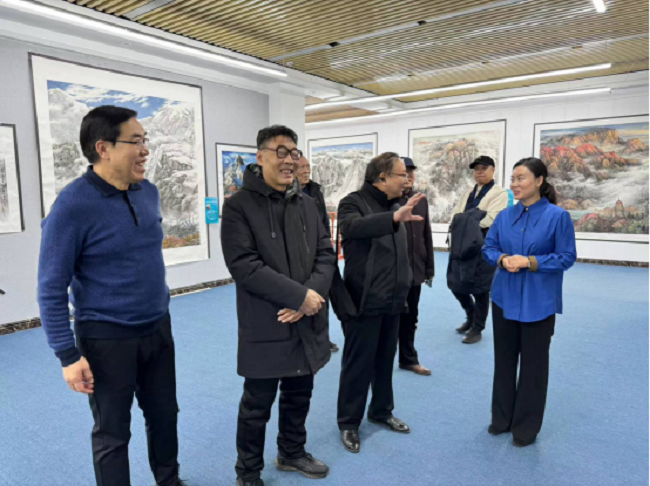 民建中央畫院（河北）唐山分院開展走近中國·宋莊“惜客文化創(chuàng)意基地”交流調(diào)研活動 (3).png