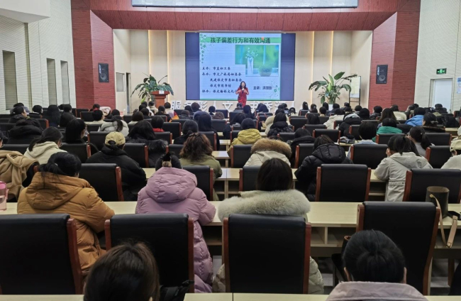20240312巾幗綻芳華 致敬“她”力量——民建保定市委各基層組織開展形式多樣的慶“三八”國際婦女節活動1 (1) (2).jpg