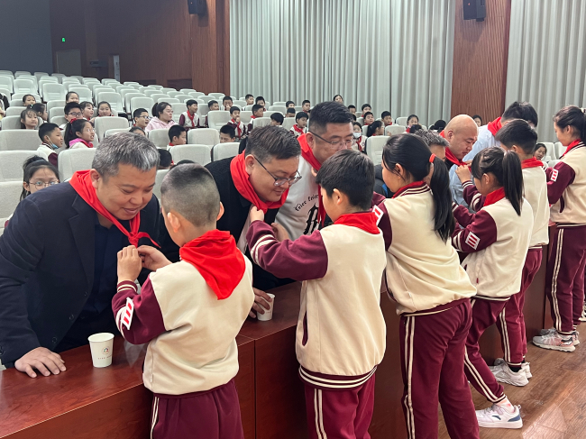 20240418民建保定市委新階層一支部組織“少年急救官”公益活動第二站——走進蓮池區第一實驗小學3 (2).jpg