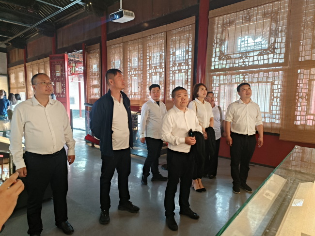 20240429徒步尋歷史 奮力譜新篇——民建保定市委新階層二支部開(kāi)展學(xué)習(xí)教育活動(dòng)5 (2).jpg