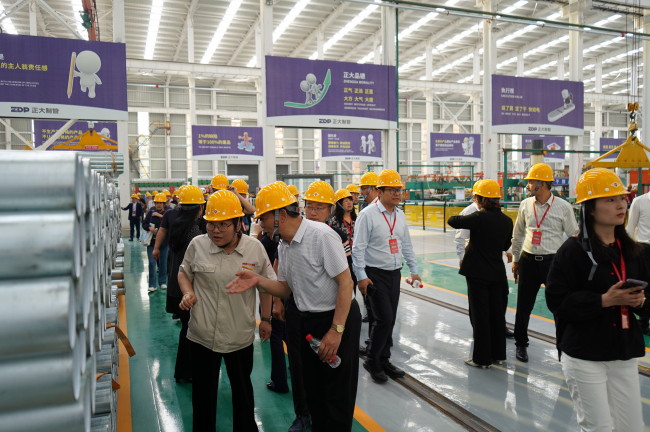 京津冀三地民建企業就產業協同高質量發展在邯參觀考察DSC01143 (2).jpg