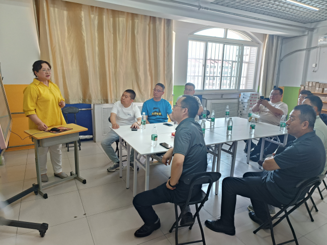 20240514民建保定市委新階層二支部赴會員單位保定市麗聰語訓(xùn)學(xué)校開展慰問活動2 (2).jpg