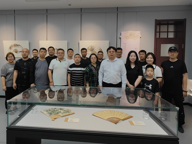20240522民建保定市委新階層一支部、新階層二支部、民進保定市委新會員支部參觀“保定名人鄉賢折扇展”1 (2).jpg