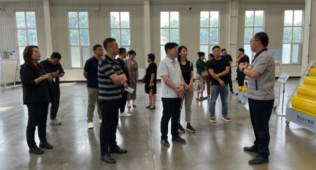 民建唐山市委主委胡世寧走訪會員企業2.jpg