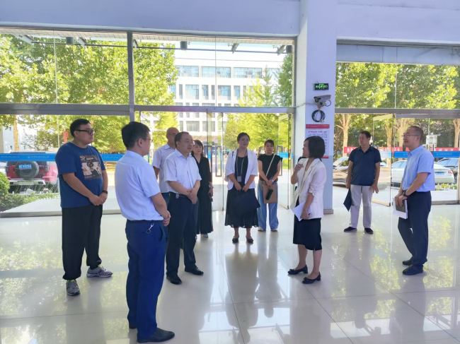 民建邢臺市委到河北科技工程職業技術大學走訪調研1 (1) (2).jpg