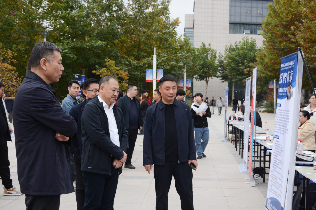 民建廊坊市委舉辦“攜手促就業(yè) 百企進校園”專場招聘活動1 (1) (2).jpg