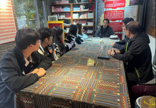 民建秦皇島市委北戴河總支為在校大學生舉辦活動策劃與文創產品創作培訓(1).jpg