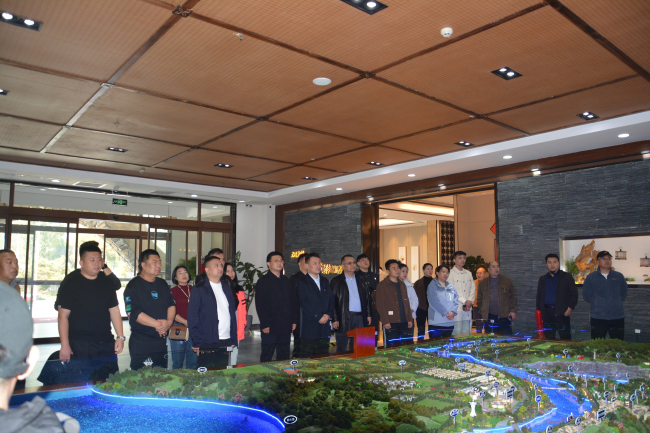 20241104民建保定市委到易縣開展“‘建’行致遠”太行步道徒步及調研活動3 (2).jpg