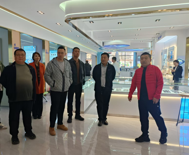 20241122民建保定市委新階層二支部赴順平縣興和口腔醫(yī)院開展走訪調(diào)研活動(dòng)2 (2).jpg
