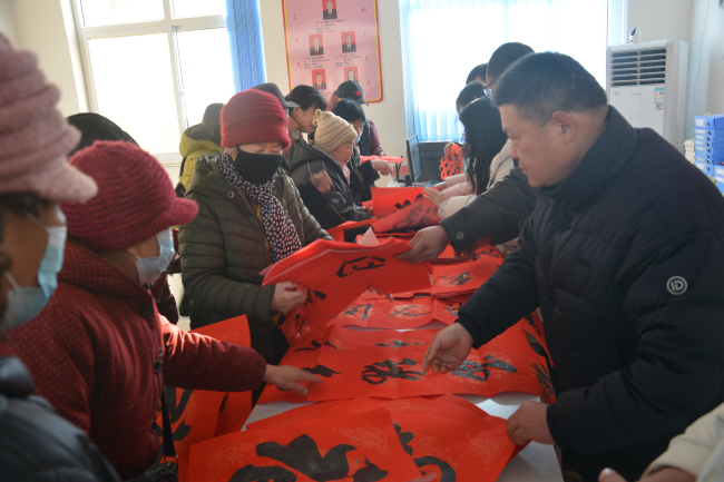 20250120民建保定市委、民盟保定市委共同赴望都縣姜莊村開展“迎新年 送春聯”活動3 (2).jpg
