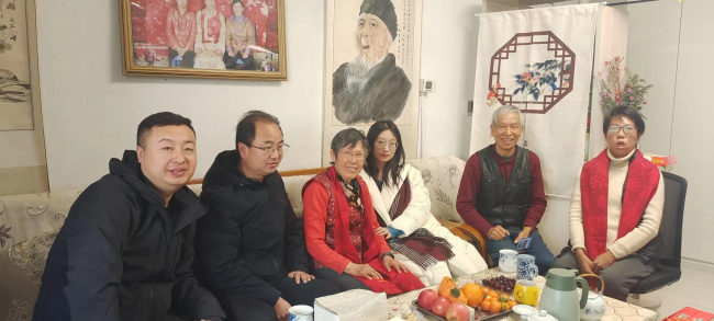 北戴河新區(qū)支部慰問漸凍癥患者 (2).jpg