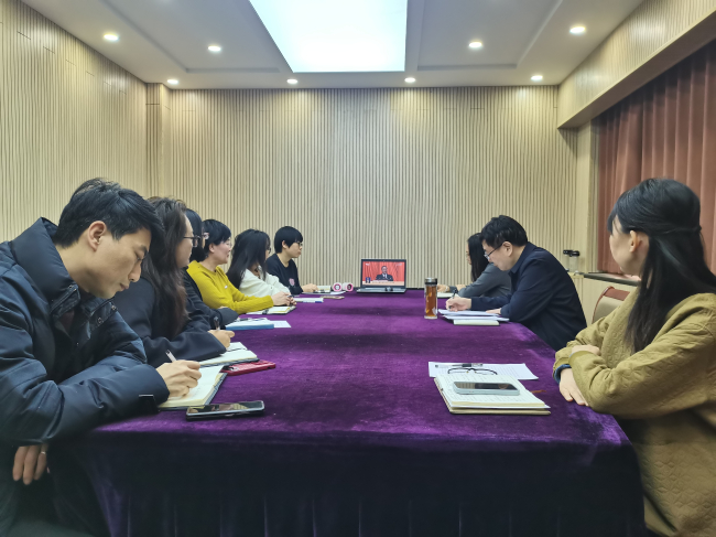 民建唐山市委機關組織收看十四屆全國人大三次會議開幕會.jpg