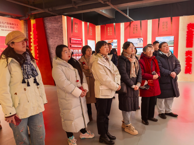 民建秦皇島市委組織三八婦女節學習參觀活動 (2) (2).jpg
