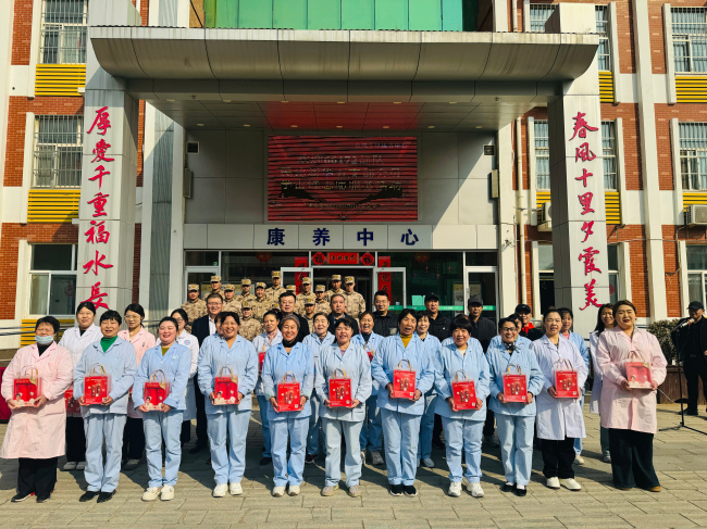 民建石家莊市委新華五支部春風十里康養中心慰問活動 (2).jpg