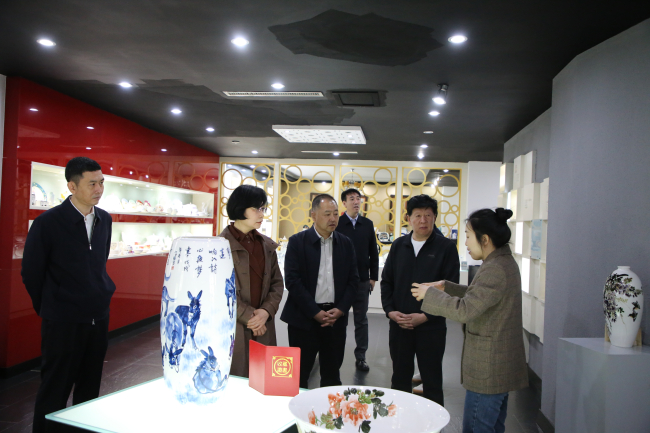 民建河北省委副主委武云秀在唐山調研會員企業5 (2).jpg