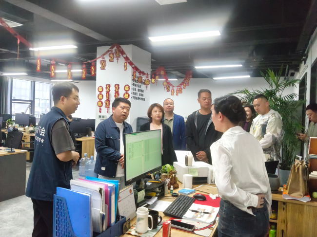 20250422民建保定市委新階層二支部開(kāi)展“與企共情”活動(dòng) 赴河北多學(xué)多科技服務(wù)有限公司走訪調(diào)研4 (2).jpg