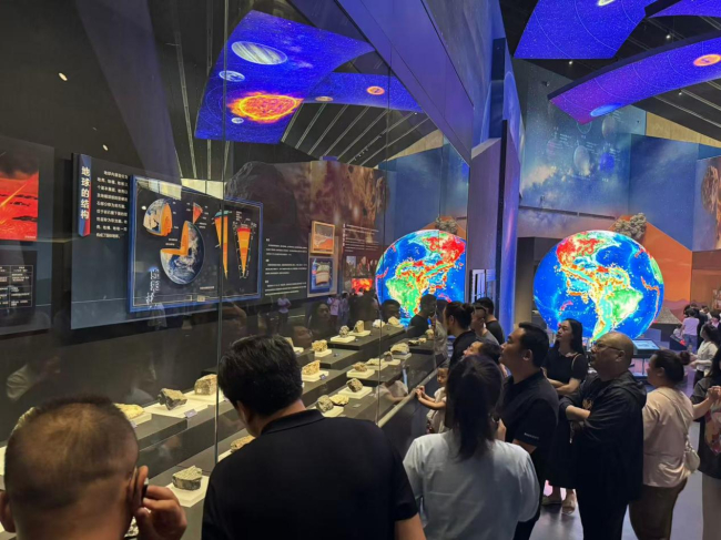 20250519民建保定市委中關村支部與復興支部聯合參觀中國古動物館2.jpg